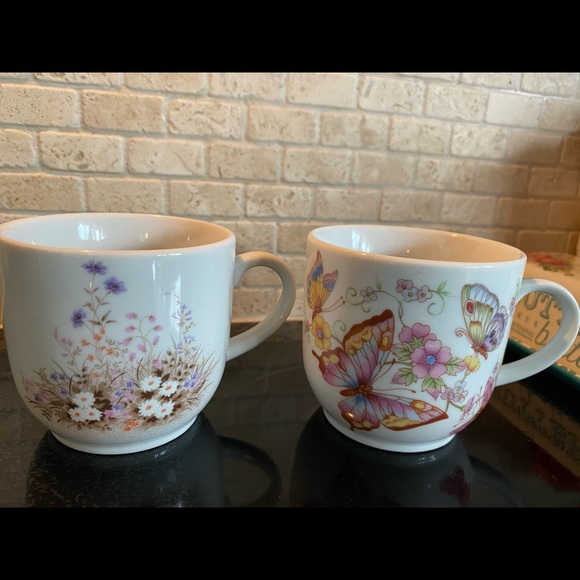 Vintage Other - Vintage floral and butterfly mugs - made in Japan